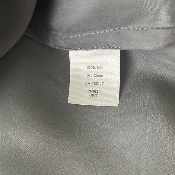 Talbots Woman 20w Silver 100% Silk Tank Top - Picture 3 of 9